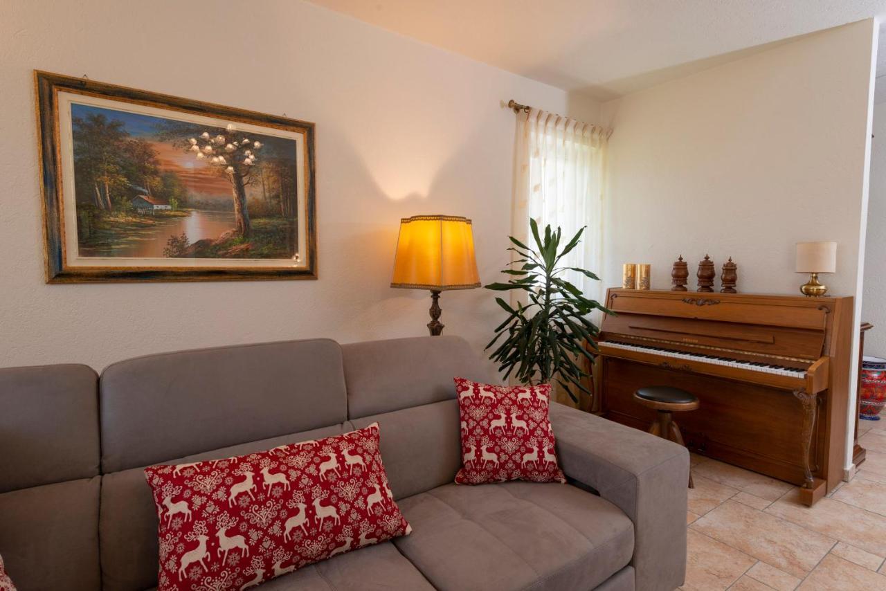 Villa Mara - Aosta - 200 Mq - Wifi - Jacuzzi - Parcheggio - Giardino المظهر الخارجي الصورة
