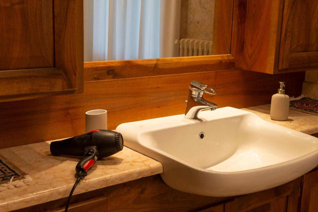 Villa Mara - Aosta - 200 Mq - Wifi - Jacuzzi - Parcheggio - Giardino المظهر الخارجي الصورة