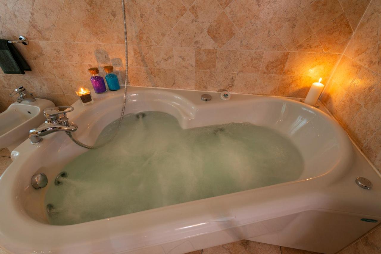 Villa Mara - Aosta - 200 Mq - Wifi - Jacuzzi - Parcheggio - Giardino المظهر الخارجي الصورة